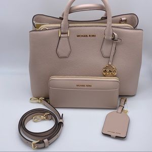 🎁Michael Kors Camille Satchel, Wallet, Tag
